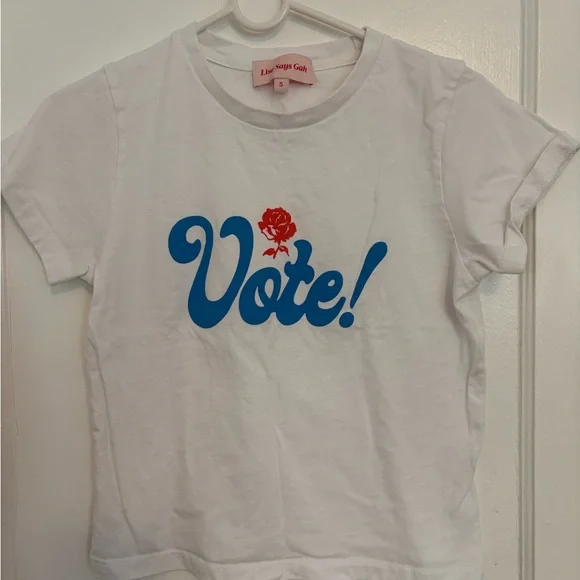 Lisa Says Gah x Cosmo Vote Tee - Picture 4 of 6